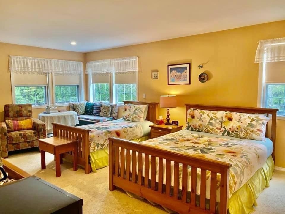 Seafarers Bed & Breakfast トフィーノ エクステリア 写真