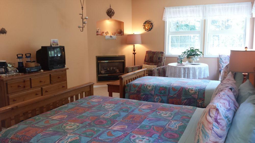 Seafarers Bed & Breakfast トフィーノ エクステリア 写真