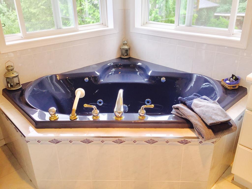 Seafarers Bed & Breakfast トフィーノ エクステリア 写真