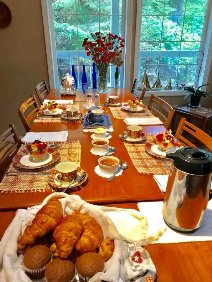 Seafarers Bed & Breakfast トフィーノ エクステリア 写真